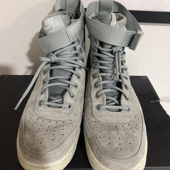 Air Force 1 high top sneaker - Picture 2 of 5